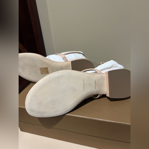 NIB- Burberry Emily 20 sandals - Picture 4 of 5